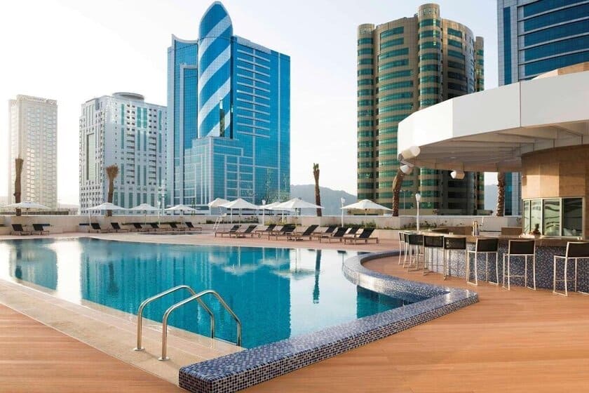 Отели ОАЭ с панорамным бассейном hotel-oae-kz1.jpg