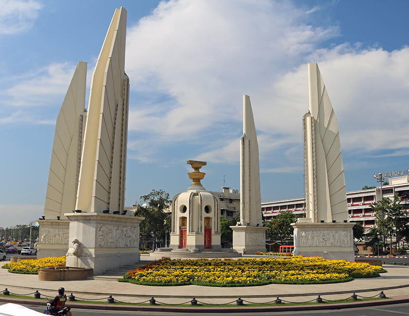 Монумент Демократии democracy-monument-min.jpg
