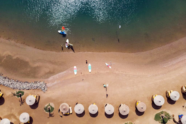 Пляж отеля Desert Rose 4* desert-rose-1-min.jpg