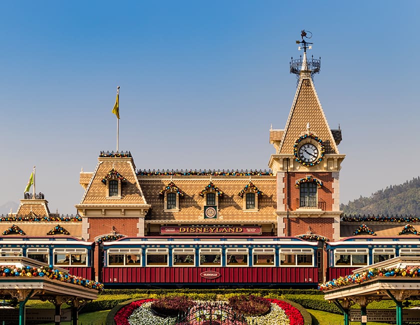 Диснейленд в Гонконге honkong-disneyland-min.jpg